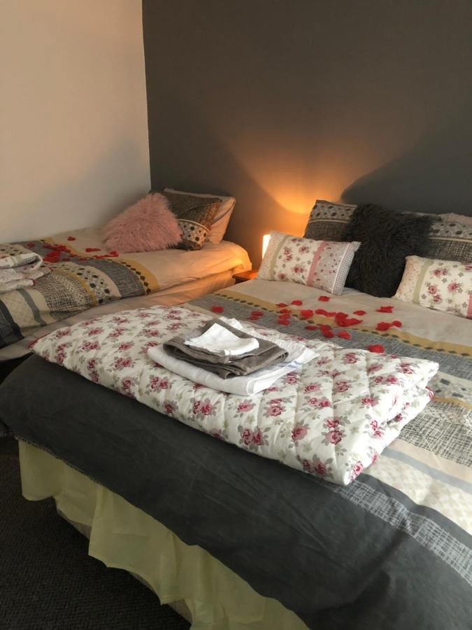 Ponderosea Cottage Free Gated Parking M1 & City Location, Wood Stove Lisburn Exterior foto