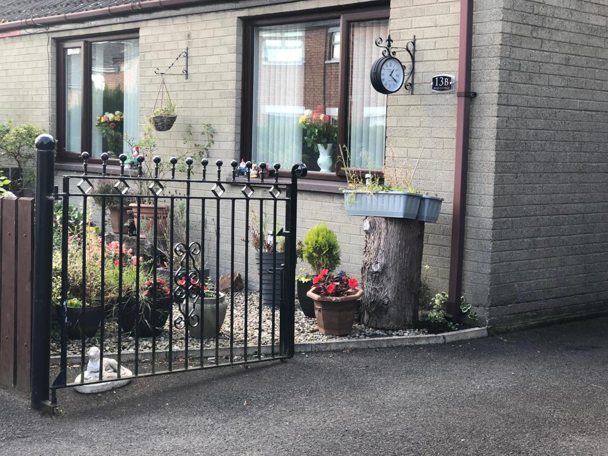 Ponderosea Cottage Free Gated Parking M1 & City Location, Wood Stove Lisburn Exterior foto